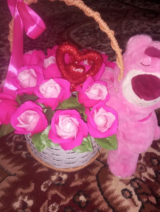 Suniy gul sovundan tayyorlangan