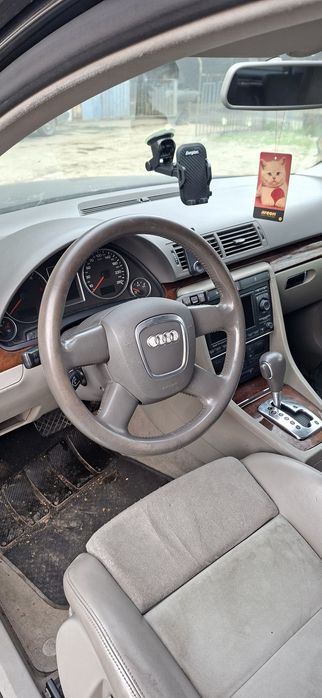 Продава се Ауди а4в7 комби авант  2.0