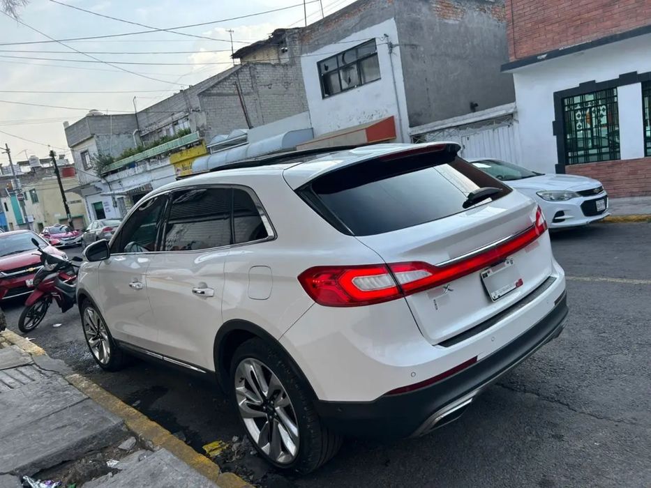 Lincoln MKX — Luxury AWD SUV