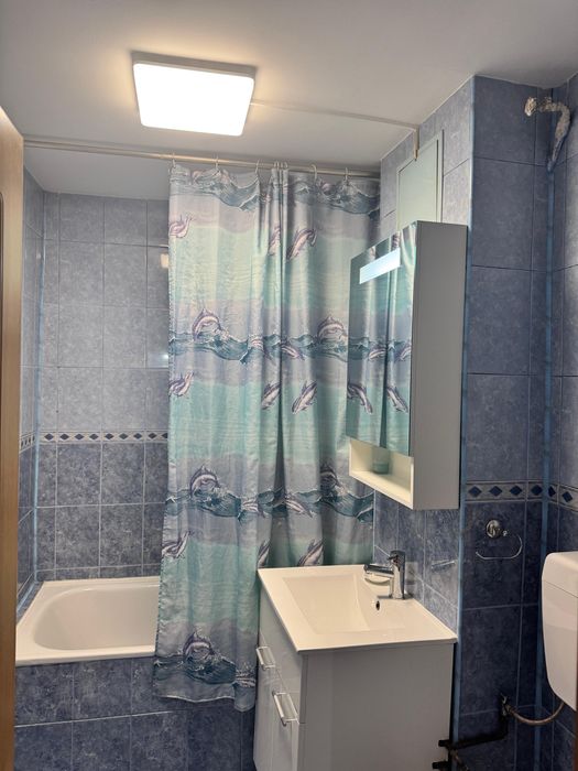 Inchiriez apartament  3 camere