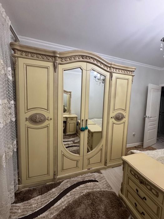 Спальный гарнитур