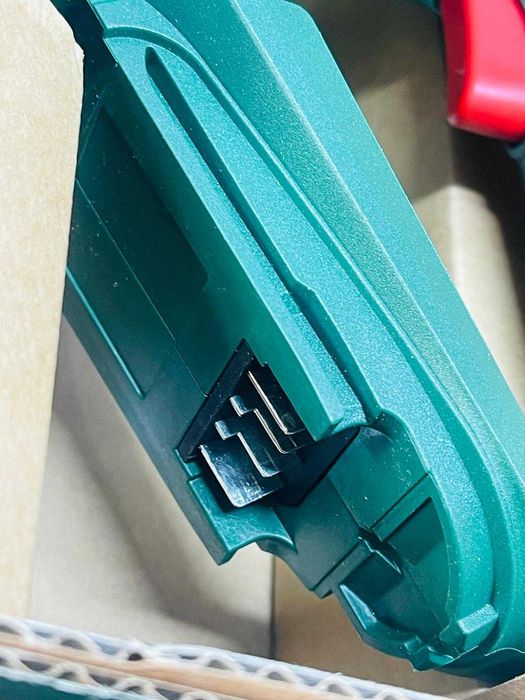 Lot scule Bosch-bormasina,camera,perie-se vinde tot ce se vede in poze