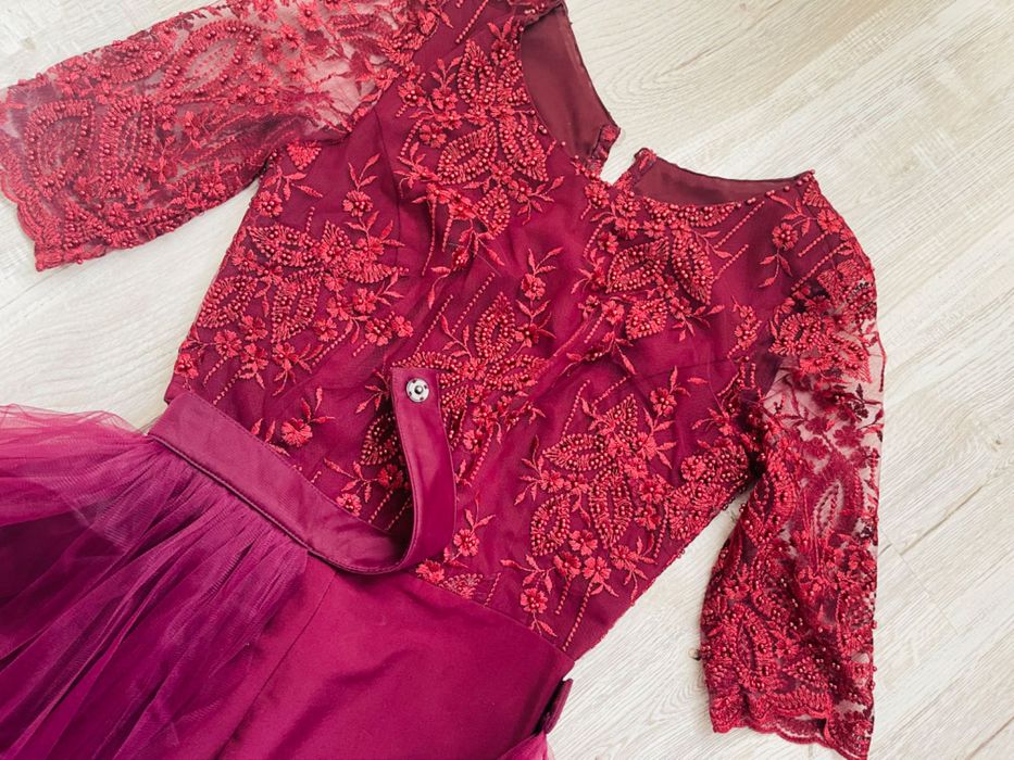 Salopeta elengenta cu trena detașabilă din tull mărime xs