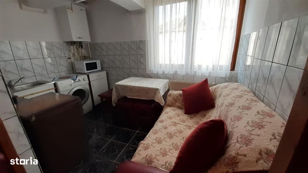 Garsoniera de vanzare et 4