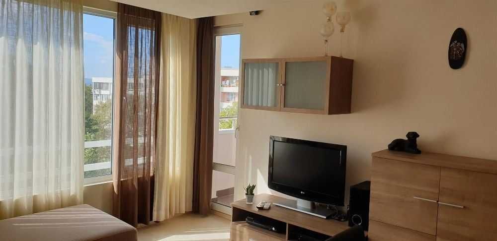 Дава се под наем Двустаен апартамент в София, Стрелбище - 106 кв.м за 612 € - Снимка #3