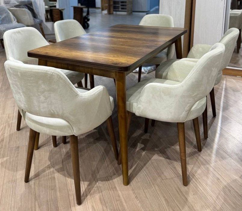 Обеденный стол и стулья по акции