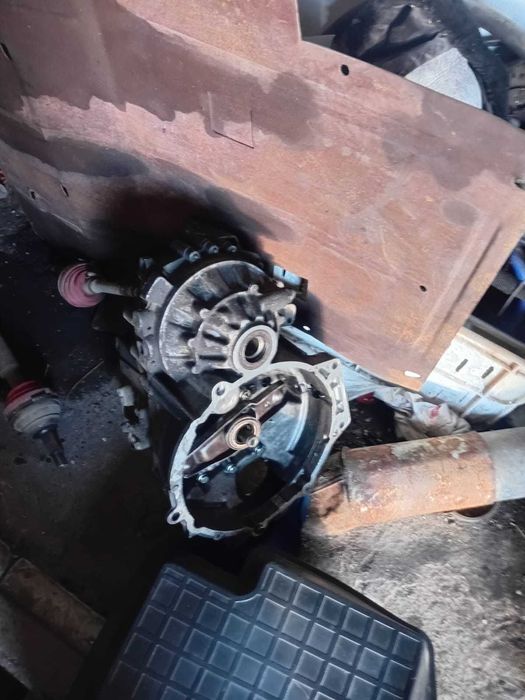 Продам автозапчасти Пассат Б-3