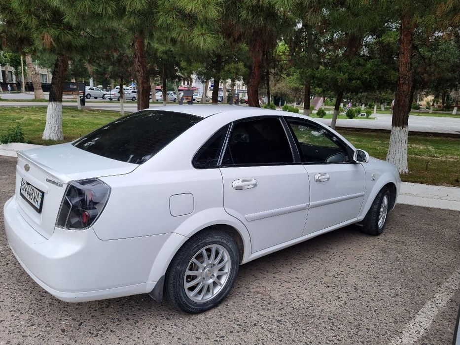 Ласетт. 1.8 автомат