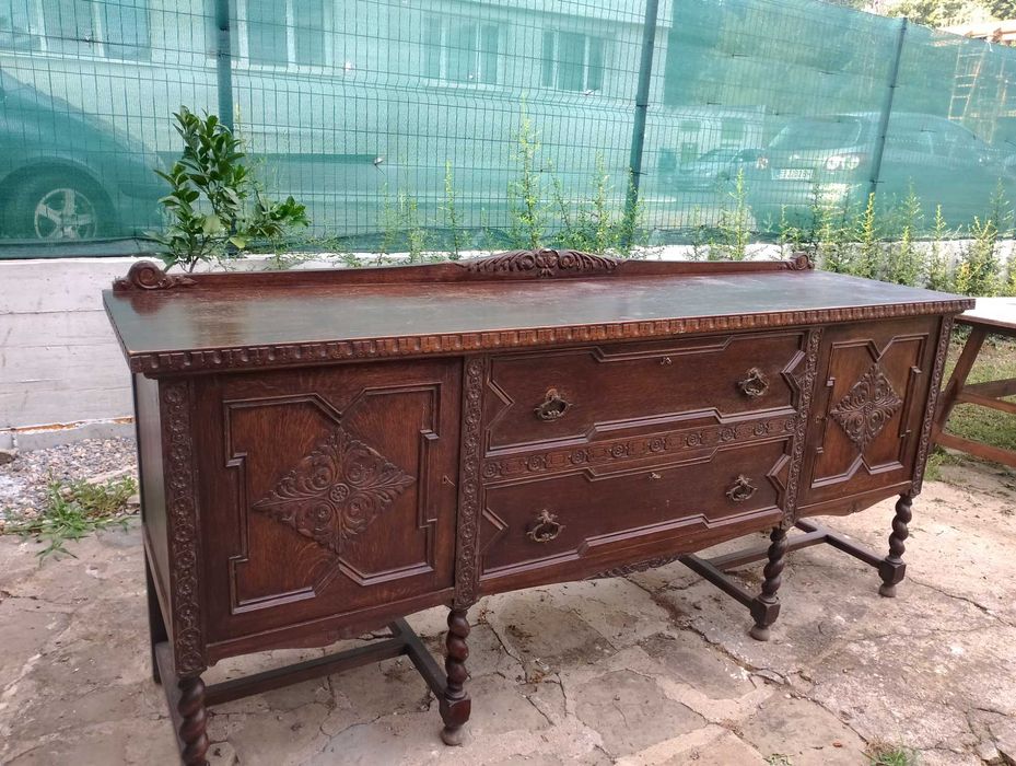 Старинен масивен скрин, бюфет
