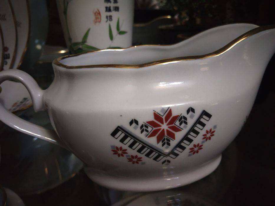 Столовый сервиз.Чашечки стекло.