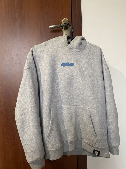 Белые худи от qoima