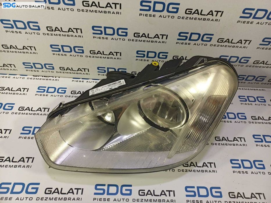 Far Stanga Fara Xenon Ford C-Max 2007 - 2010 Cod 7M51-13W030-BC [L1599] (Are o ureche rupta)