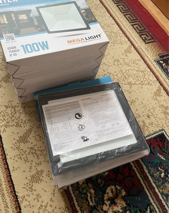 Прожектор. Новый. 100W.