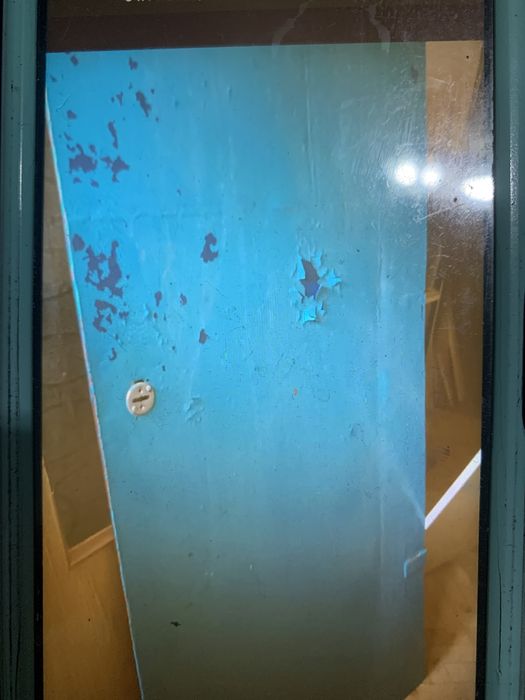 Двери б/у продам