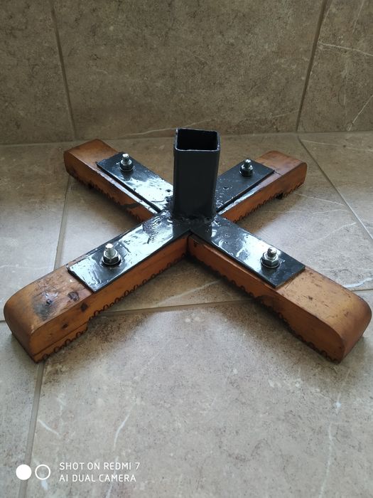 Стойка за елха дървена