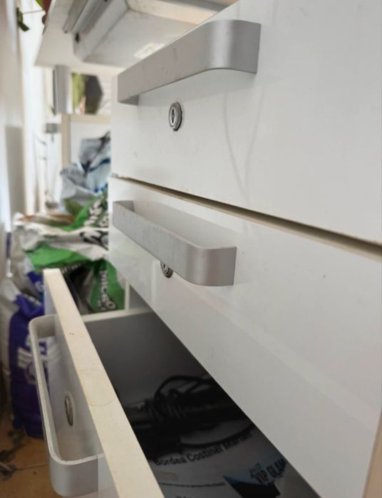 Birou cu aspirator pentru tehnician unghii