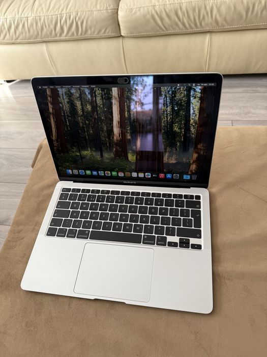 Vand McBook Air 8 GB; Sequoia 15.7.9