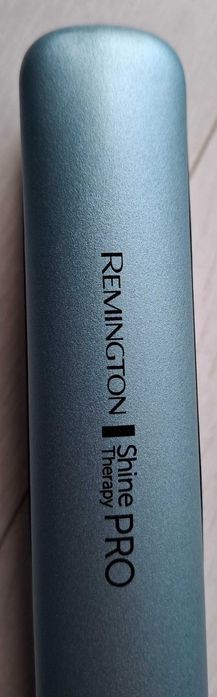 Remington Shine Therapy PRO Straightener S9300