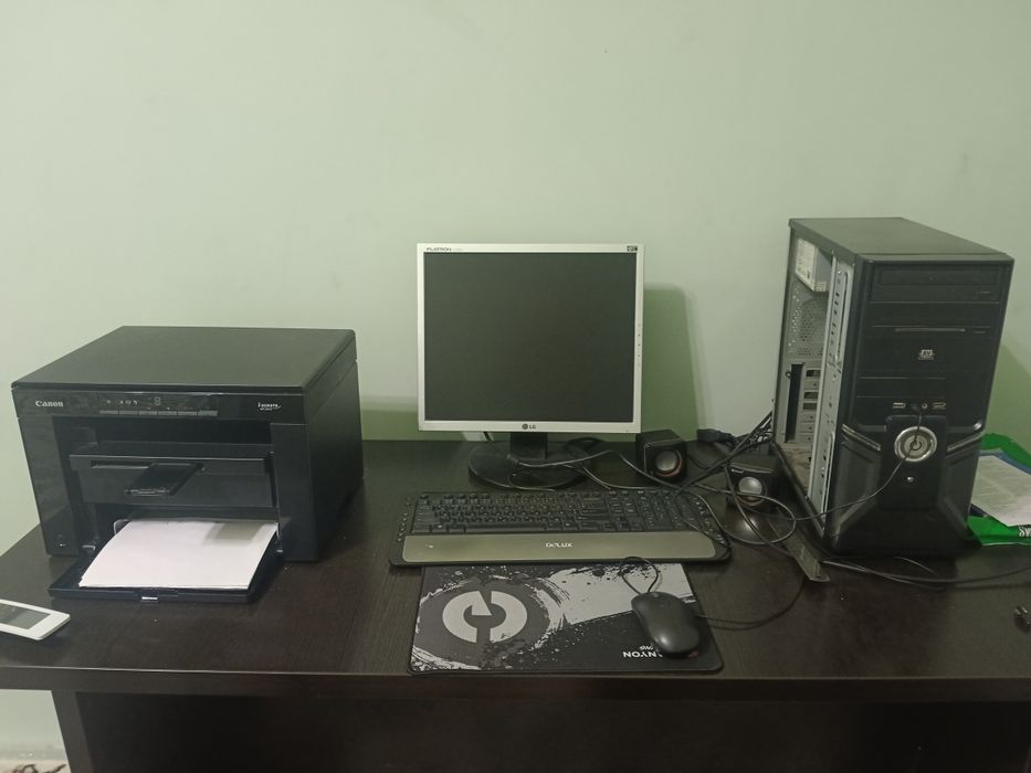 Копия ва кампутир ишлаб турибди пул зарур кампилик