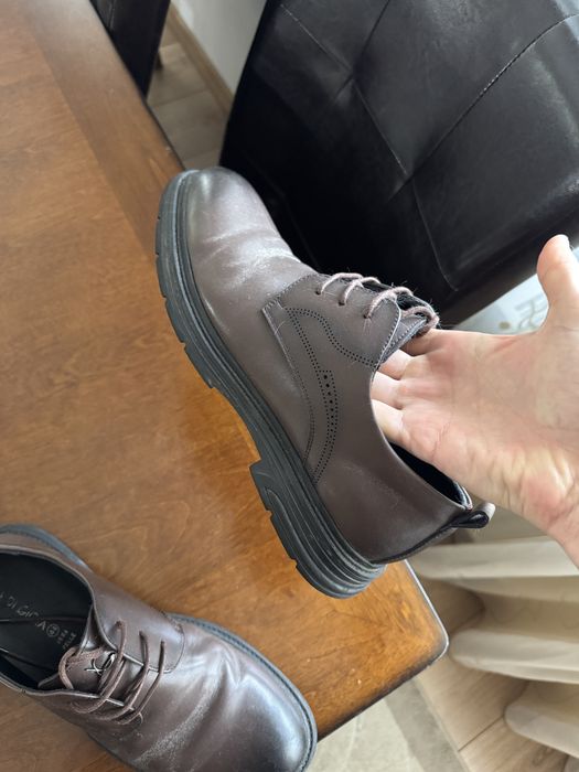 Vand pantofi piele