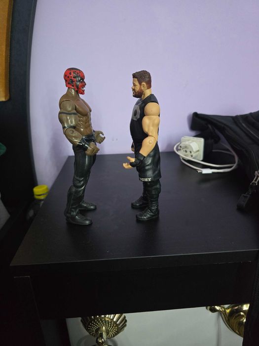 Продавам кеч фигурки