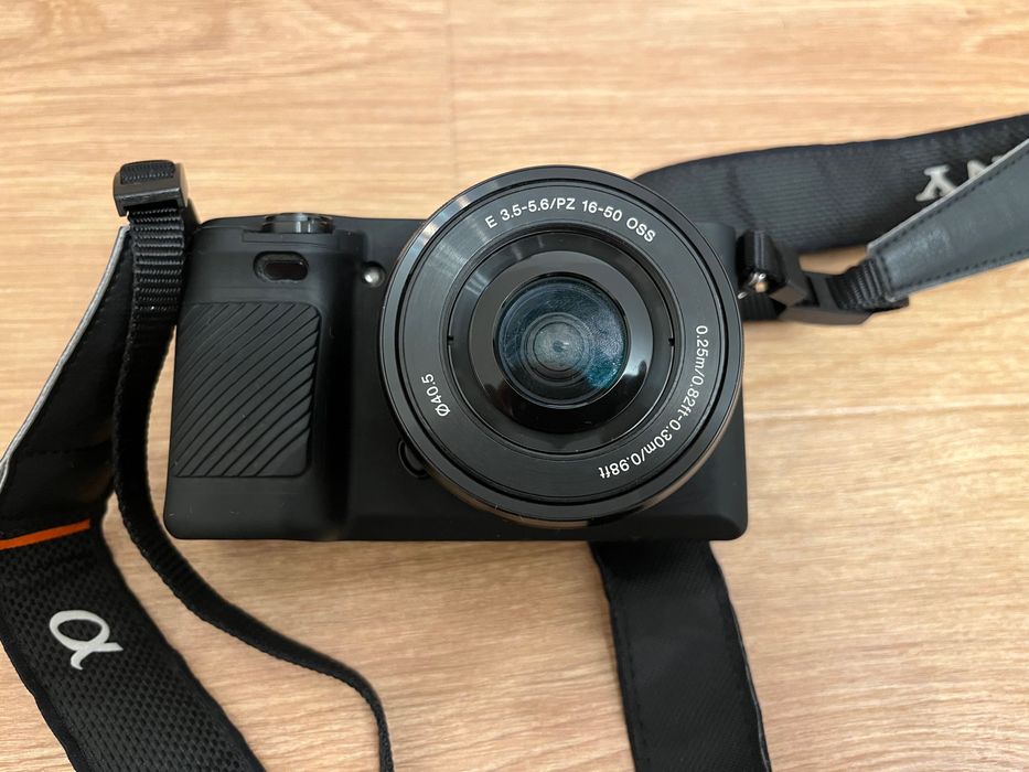 Aparat foto Mirrorless Sony Alpha a6000
