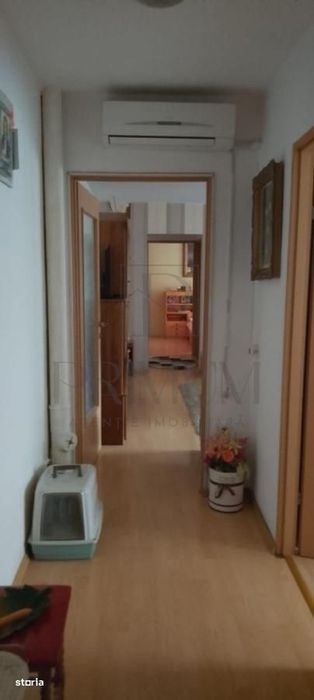 Dambovita - Bloc Izolat - 3 Camere - Etaj 2 - Centrala Proprie - 2 Bai