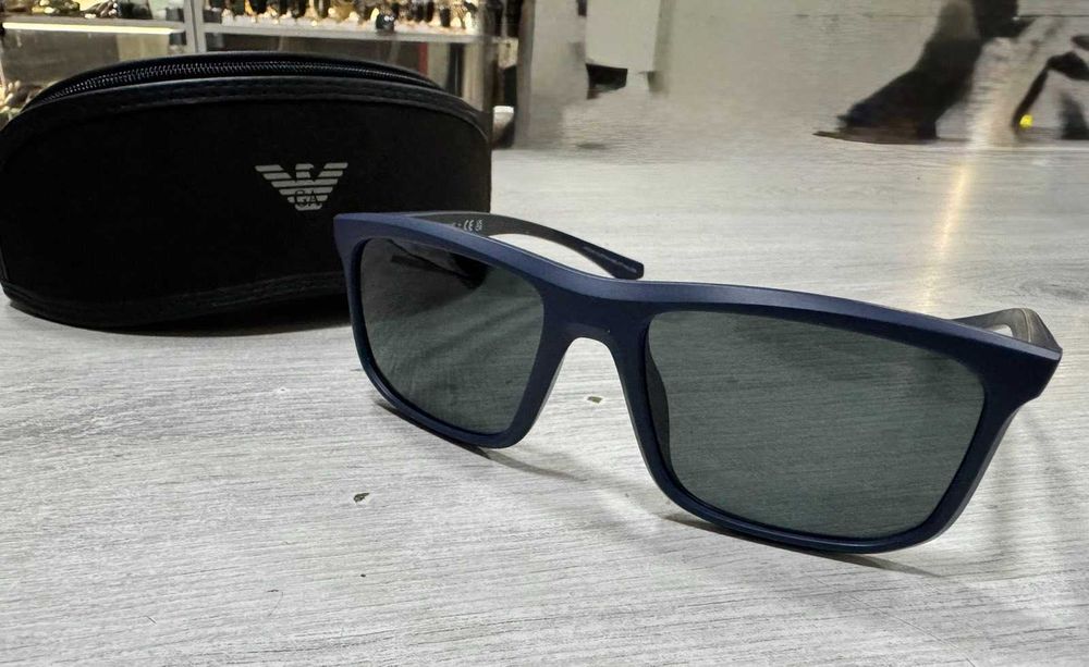 Слънчеви очила Emporio Armani EA4234U