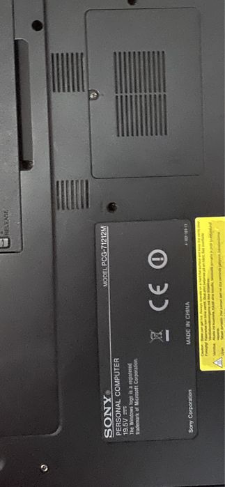 Vand Sony Waio Model-PCG-71212M pentru piese pret 200 lei