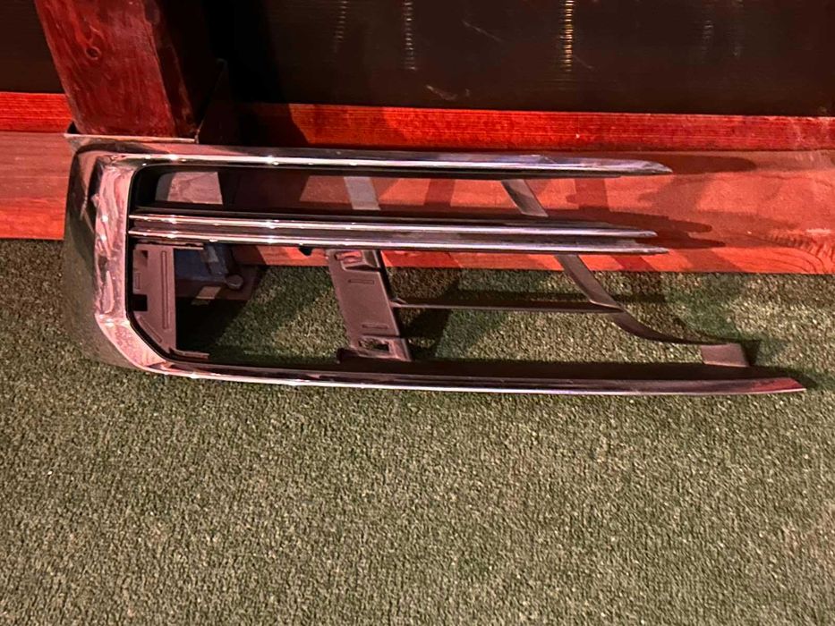 решетка дясна предна броня Audi A8 d5 мод 2017-2021 г. #027S.