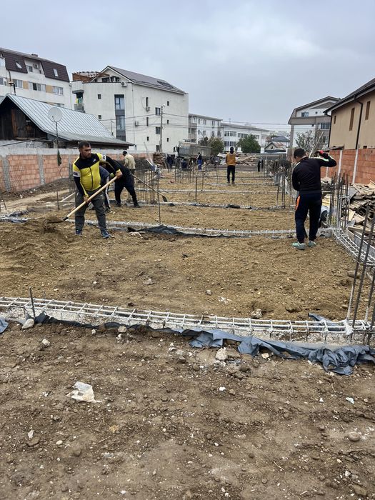 Închiriez mini excavator și mini buldo 1 cx