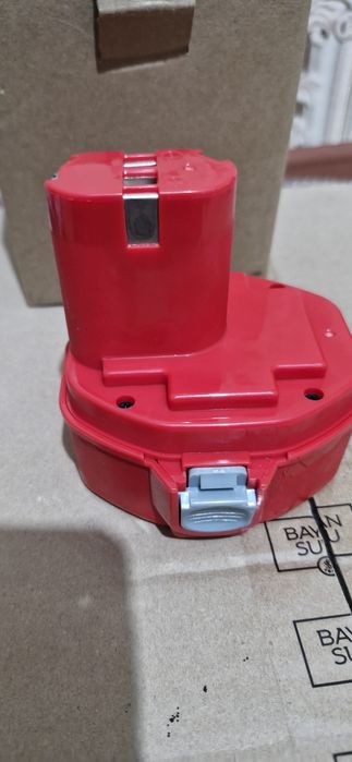 Батарейка makita