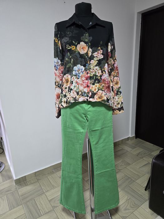 Bluza/Camasa cu imprimeu floral verde si rosu