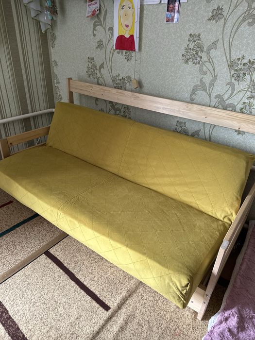 Диван в детскую продам