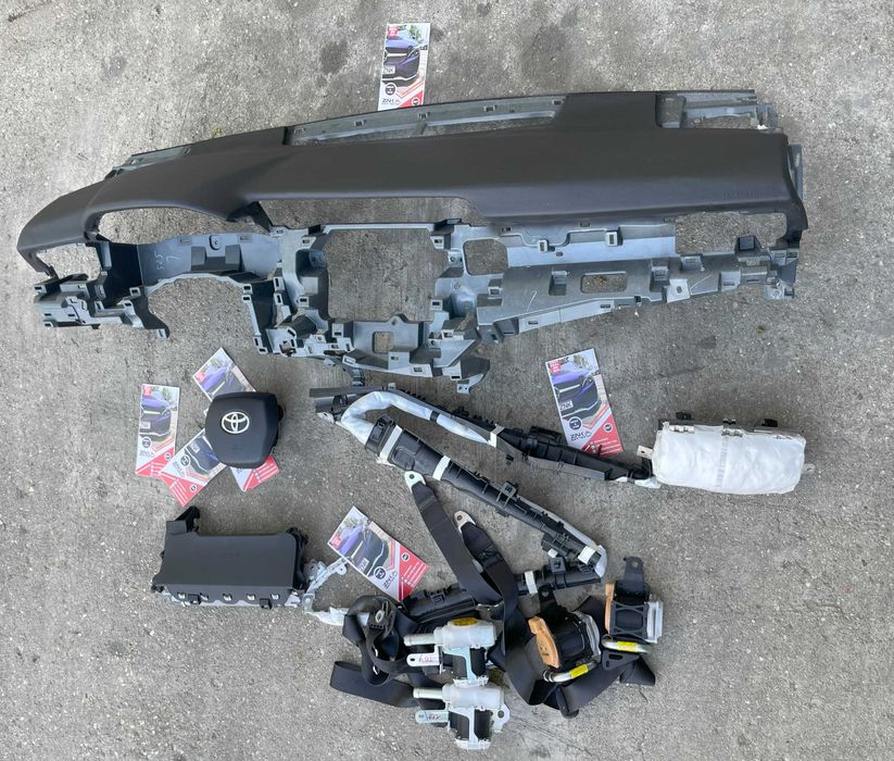 Toyota Camry plansa de bord - kit airbag - set centuri de siguranta