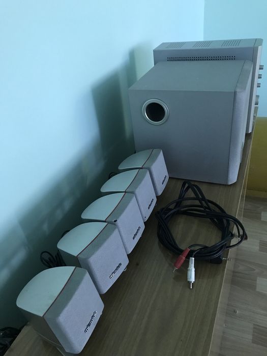Продам санбуфер ,  аудио стстема microlab 5+1 (санбуфер +5 колонок )