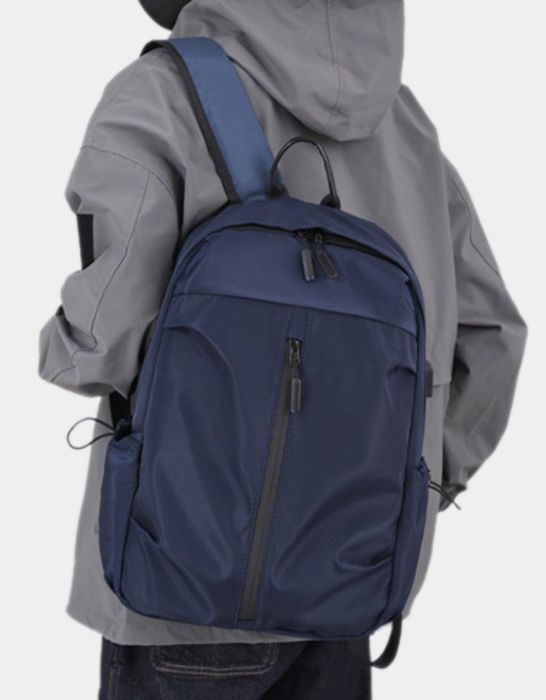 Повседневный рюкзак с USB зарядкой