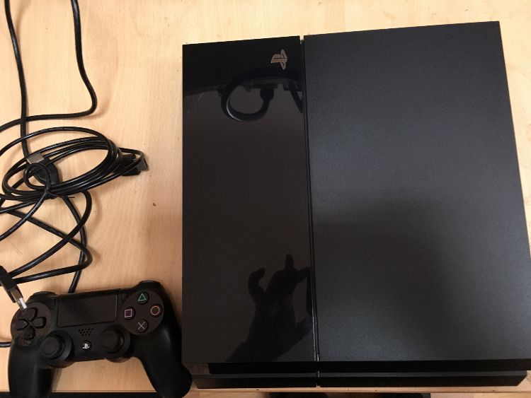 Sony PS4 конзоли с гаранция! Изплащане!