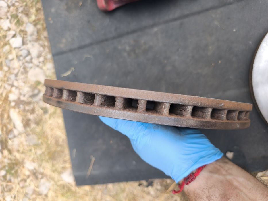 Комплект предни спирачни апарати с дискове за Ауди А4 Б6/Б7 (3.0TDI)