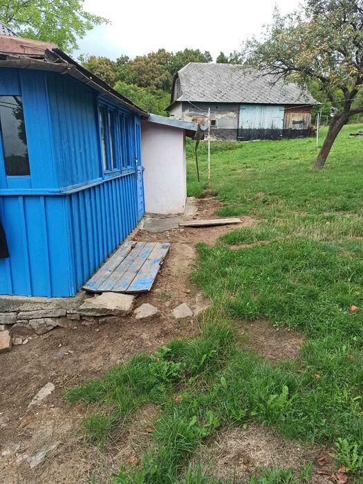 vand 2 case + teren de vanzare zona Huedin