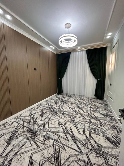 Sharq bozorca tomonda 3 xonali uy sotiladi