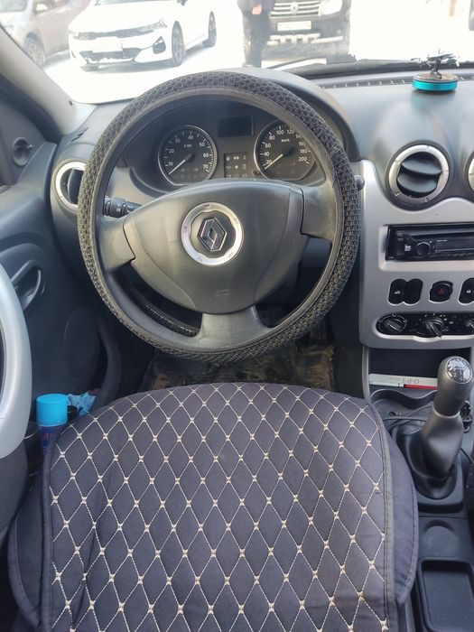 Продам легковой автомобиль Renault Logan