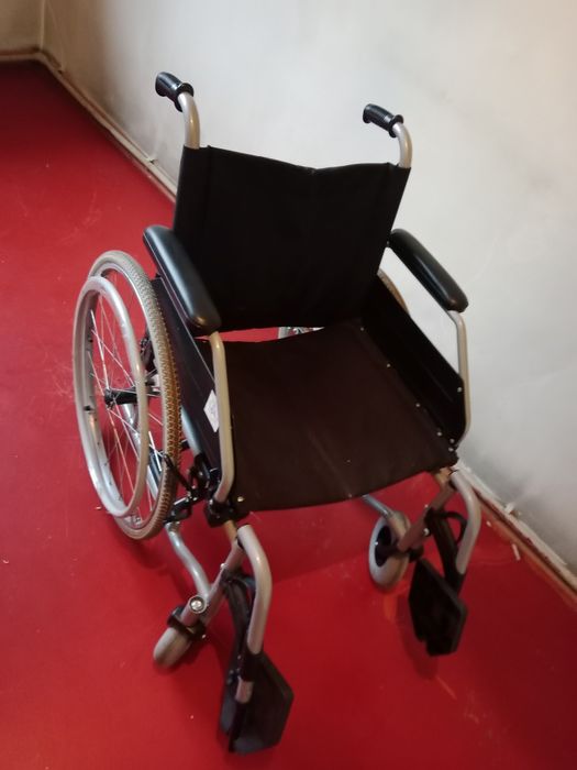 Продаётся инвалидная коляска