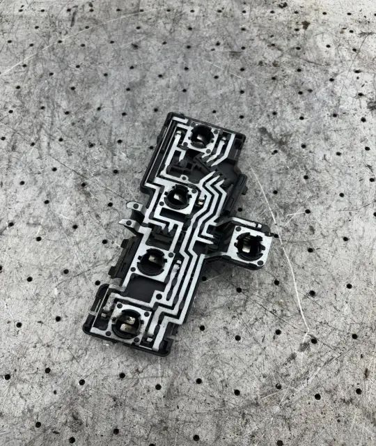 Soclu becuri lampa stop pe aripa dreapta 3B9 945 258 B Volkswagen VW
