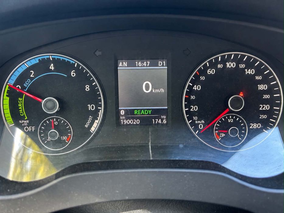 Автомобил VW jetta