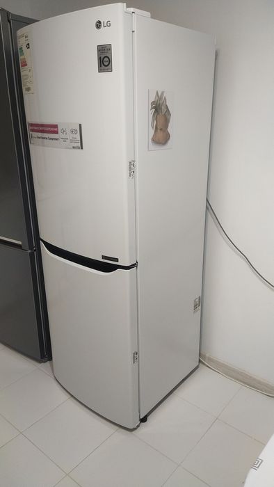 Продается холодильник марки LG