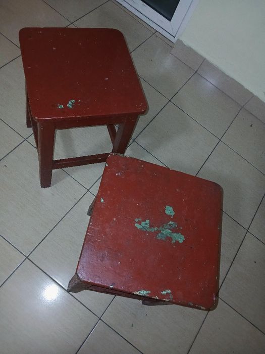 Scaune din lemn masiv