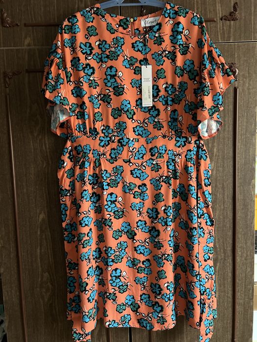 Платья женские 46-48 размера