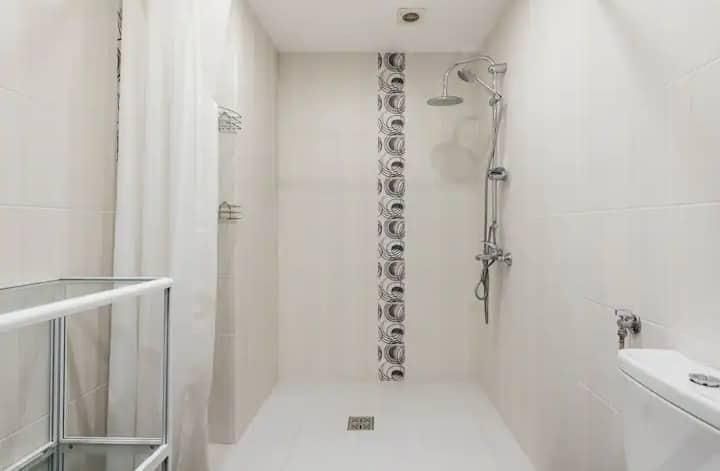 Тристаен апартамент, под наем, Център