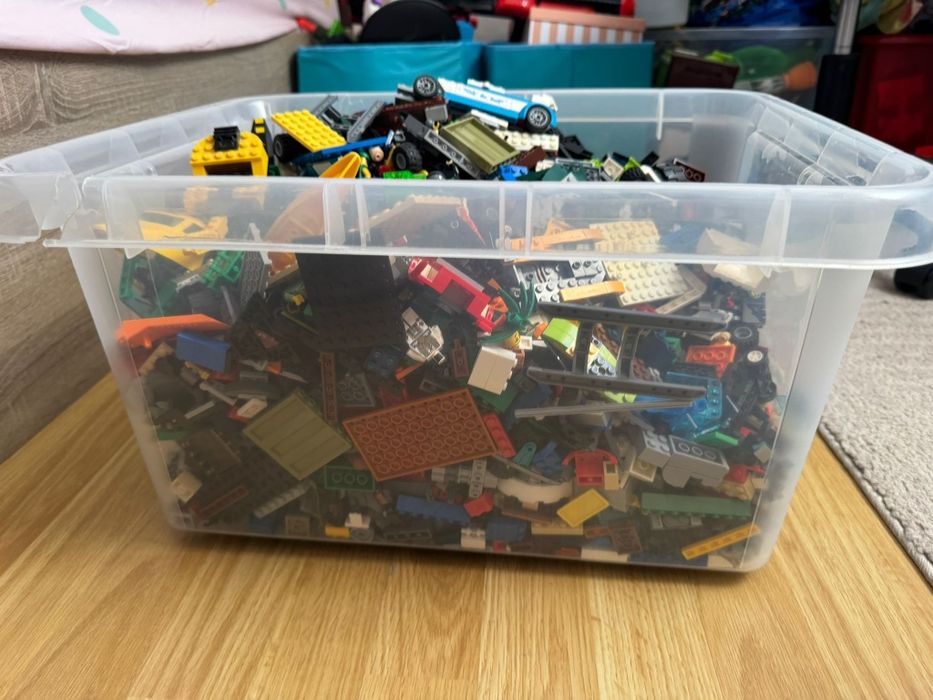 Cutie lego amestecat 7.6 kg